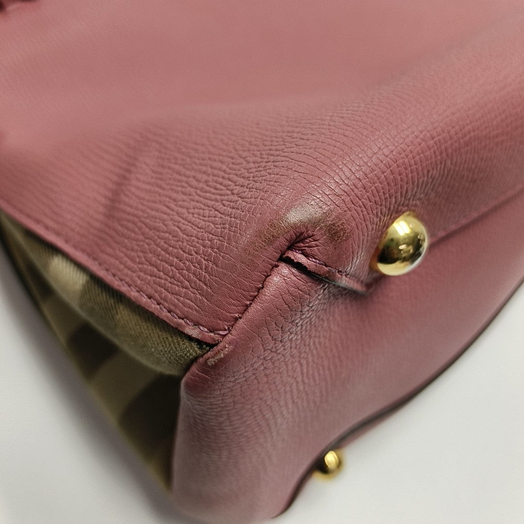The Banner Medium Calfskin Pink