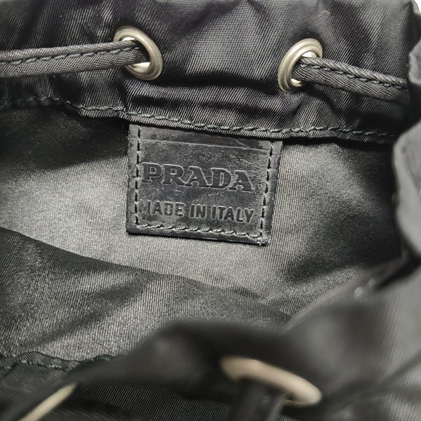 Authenticated pre-owned  Bucket Nylon Black - Bucket Bag at Looply