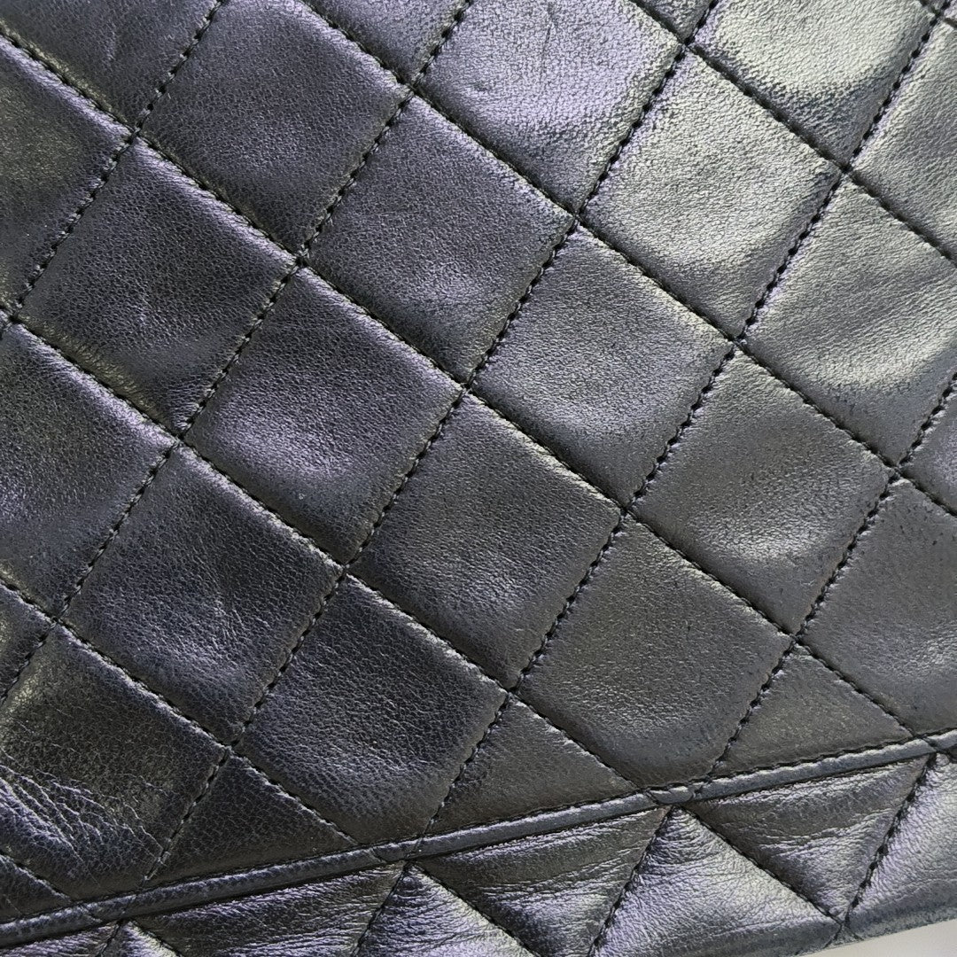 CLASSIC FLAP Medium Quilted Lambskin Black