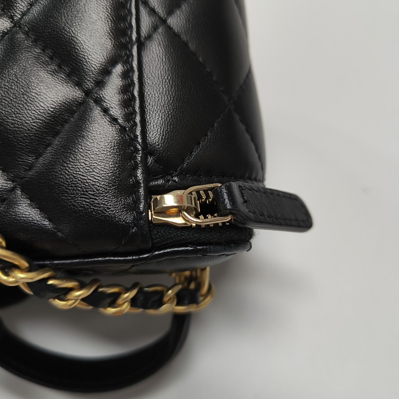 VANITY CASE Mini Quilted Lambskin Black