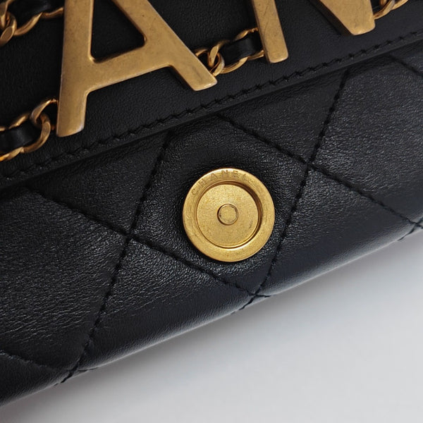 LOGO ENCHAINED FLAP Medium Quilted Calfskin Black