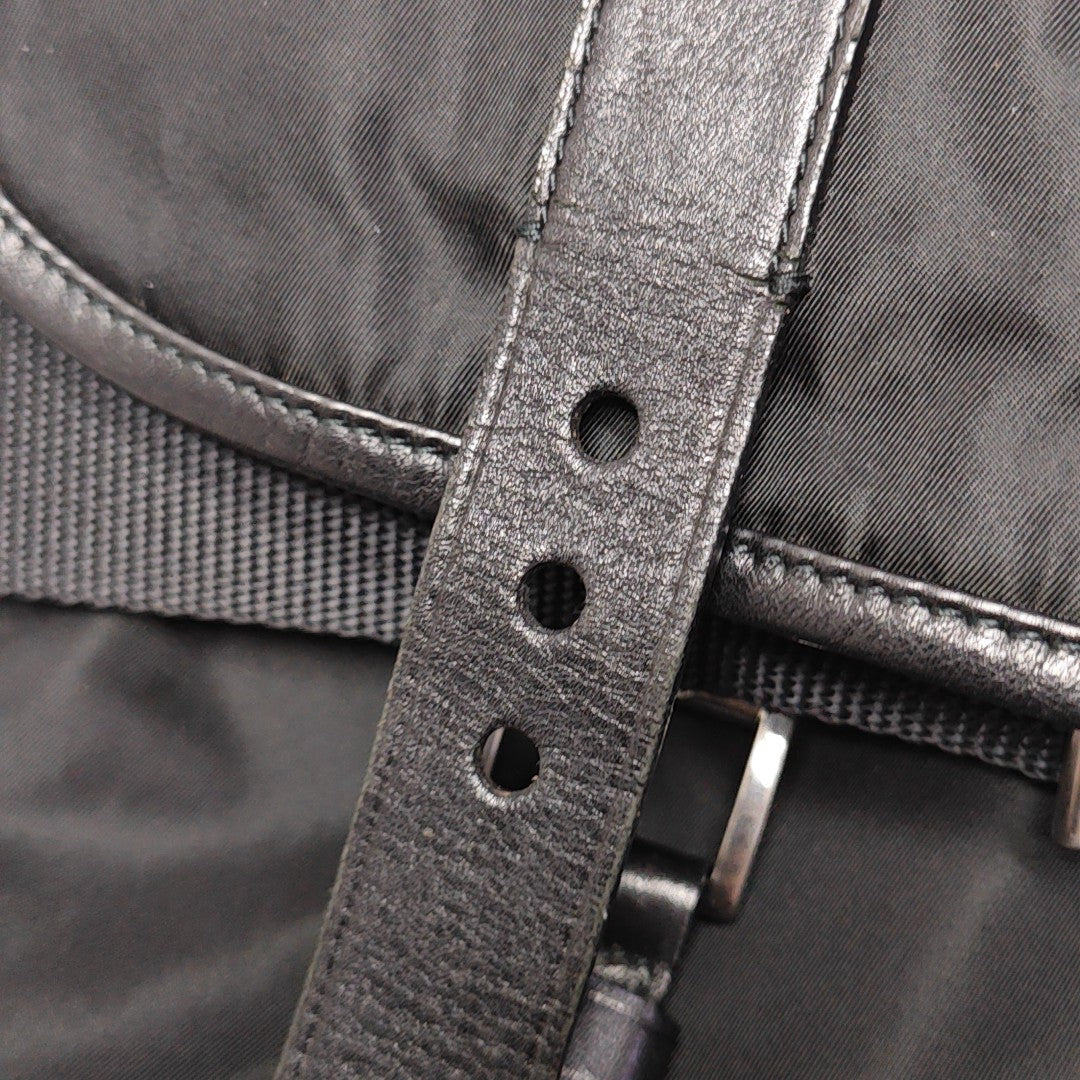 Vela Messenger Bag Nylon Black