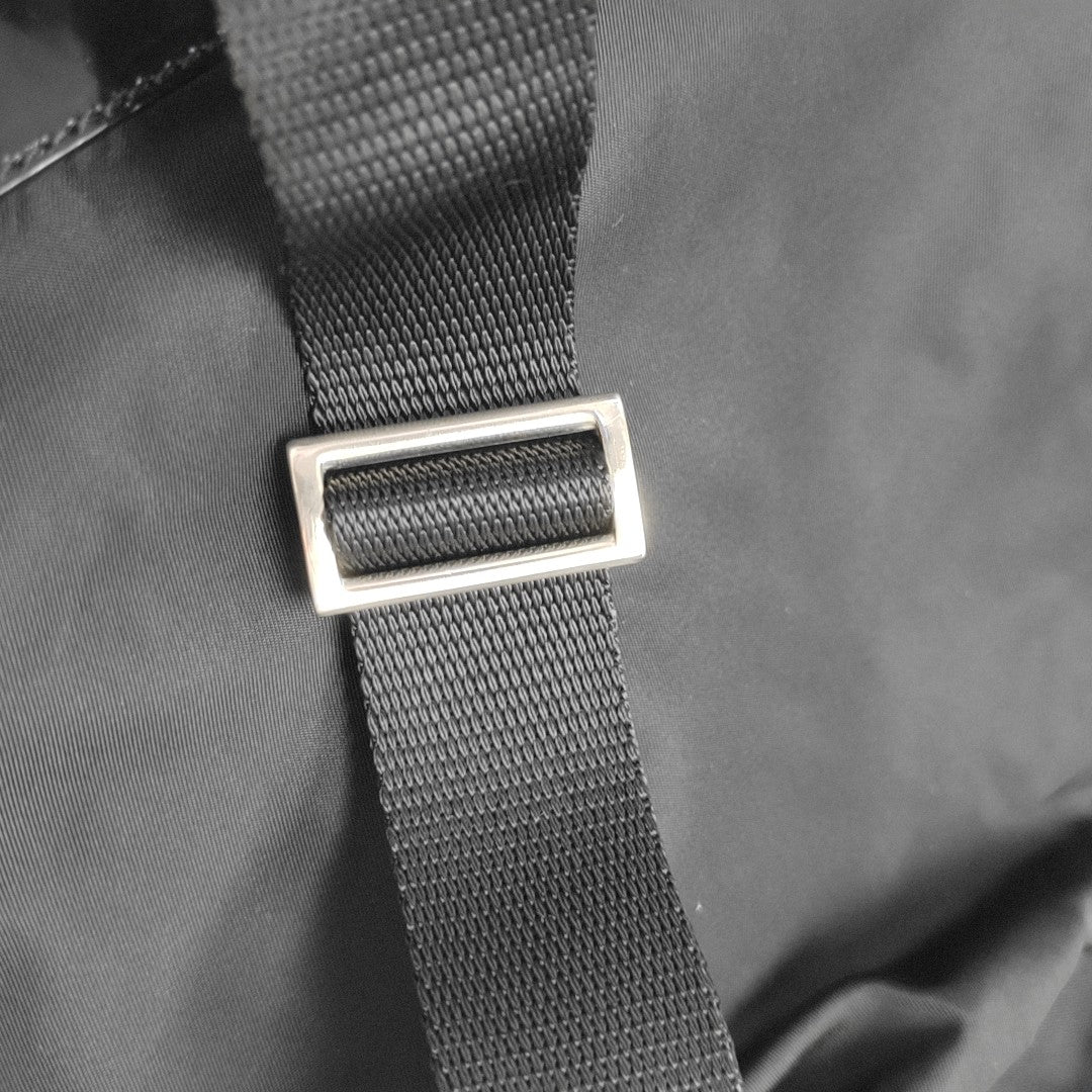 Vela Small Nylon Black