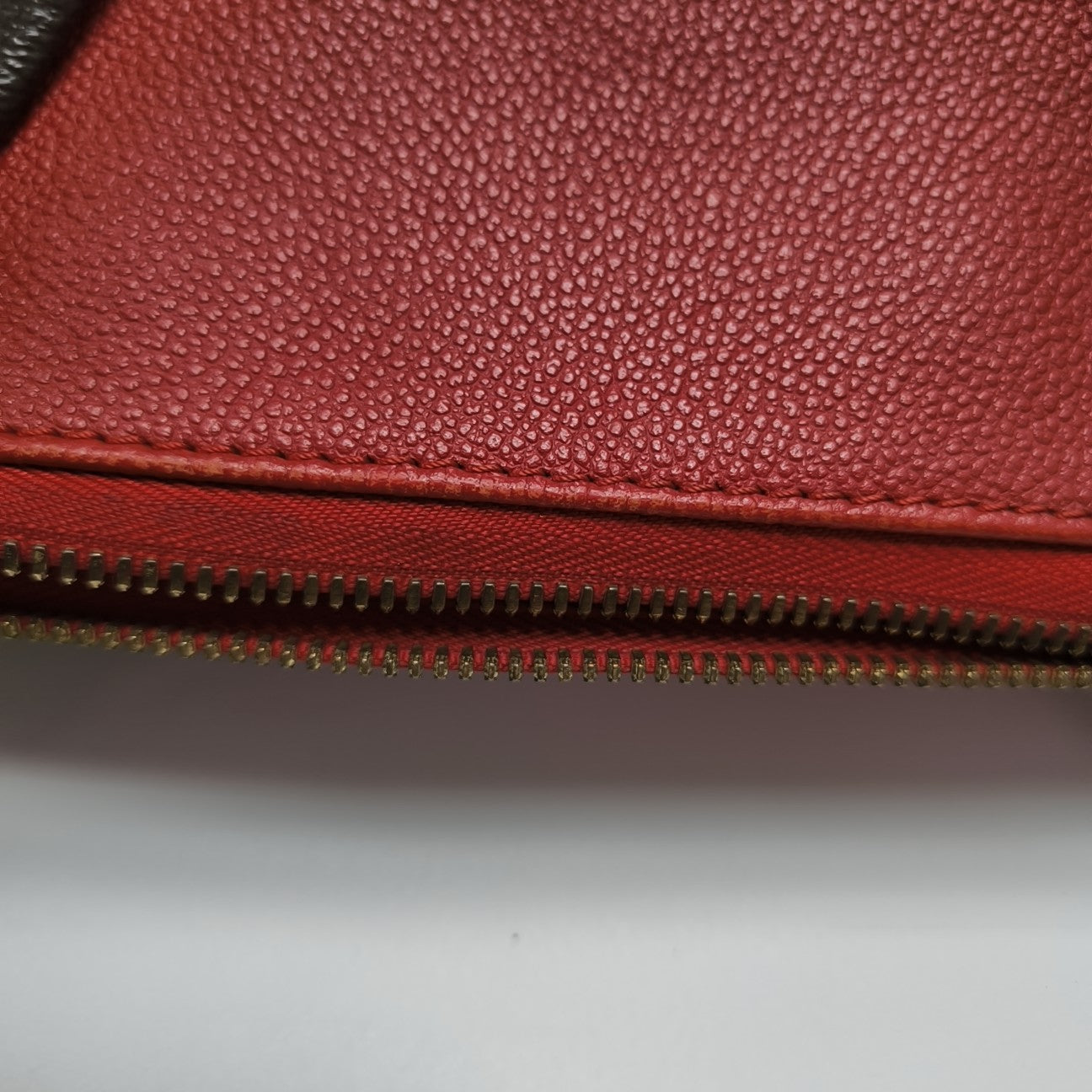 V TOTE BB Monogram Coated Canvas Red