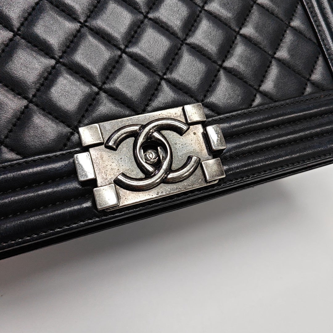 BOY CHANEL Medium Quilted Lambskin Black
