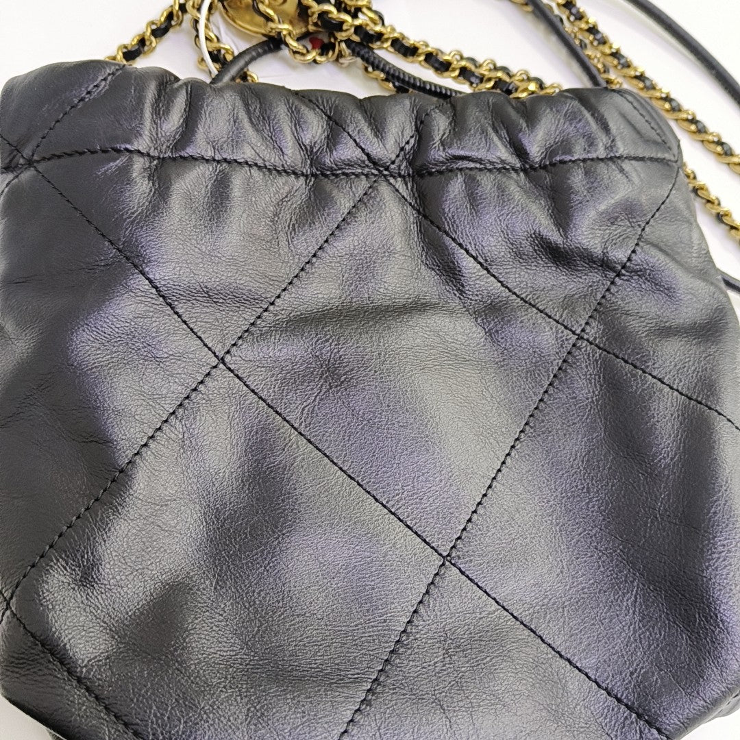 CHANEL 22 Mini Quilted Calfskin Black