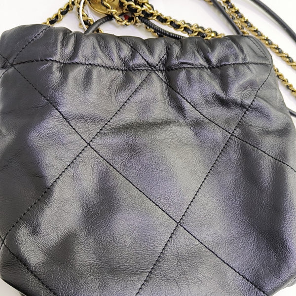 CHANEL 22 Mini Quilted Calfskin Black