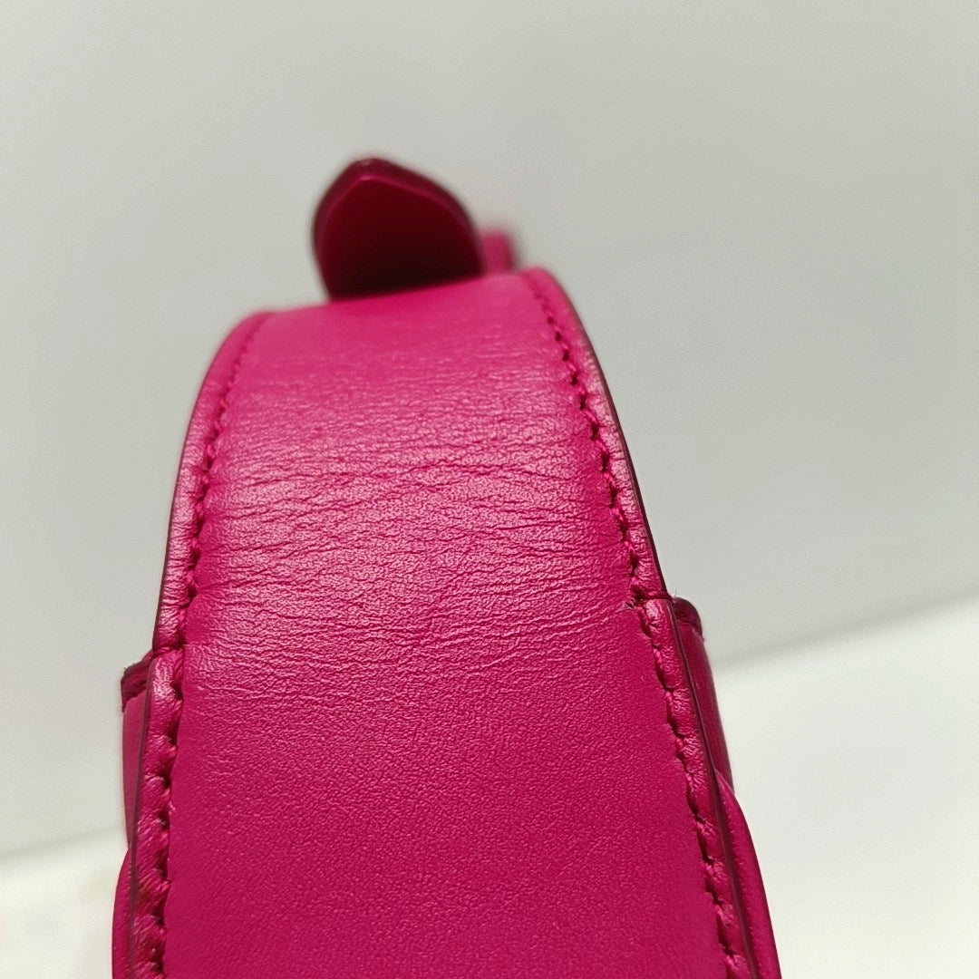 Authenticated pre-owned  LE 5 À 7 Calfskin Pink - Top Handle Bag at Looply