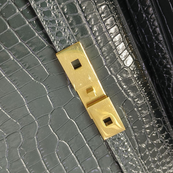 MANHATTAN Medium Calfskin Green