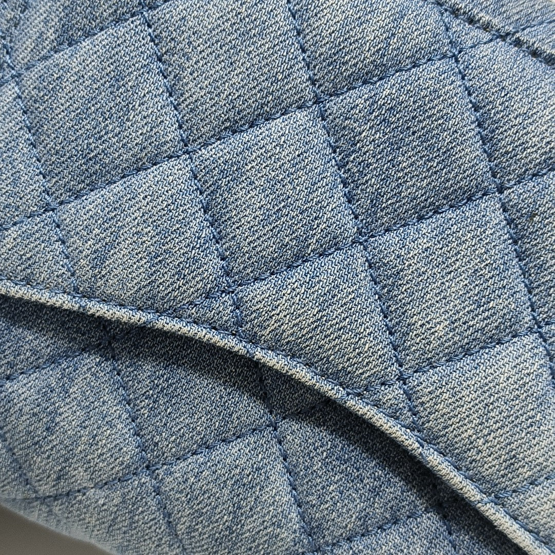 CLASSIC FLAP Mini Quilted Denim Blue