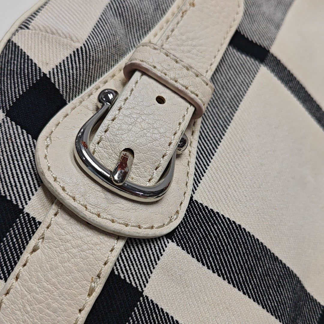 Larkin Canvas White