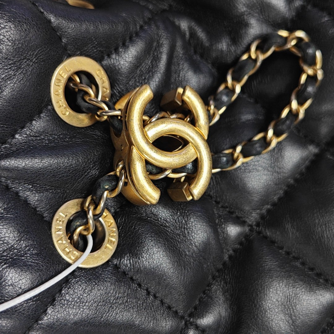 DRAWSTRING Large Quilted Lambskin Black
