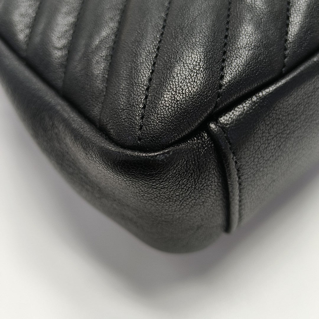 COLLEGE Medium Chevron Lambskin Black