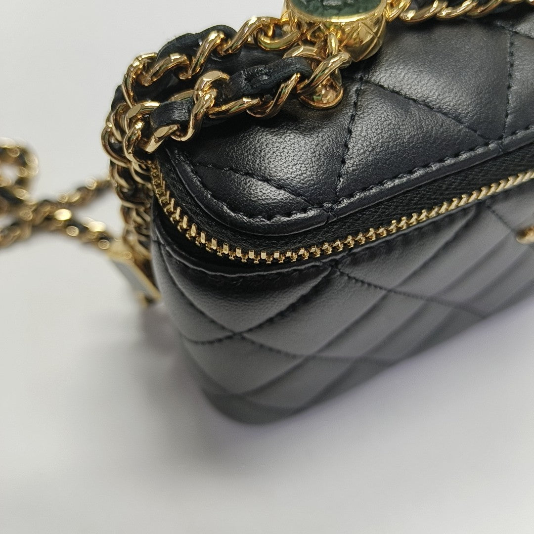 VANITY CASE Small Quilted Lambskin Black
