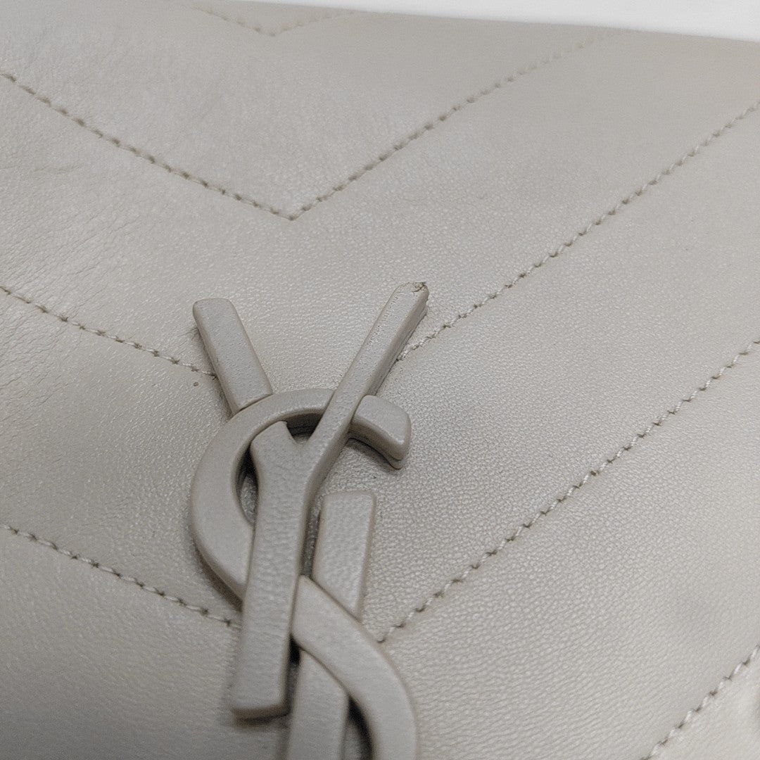 NIKI Medium Chevron Lambskin Gray