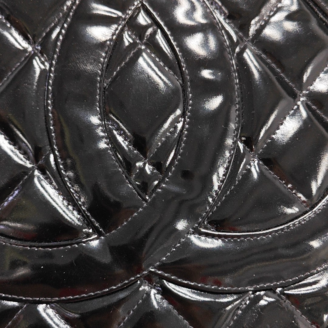 MEDALLION Quilted Patent Leather Black