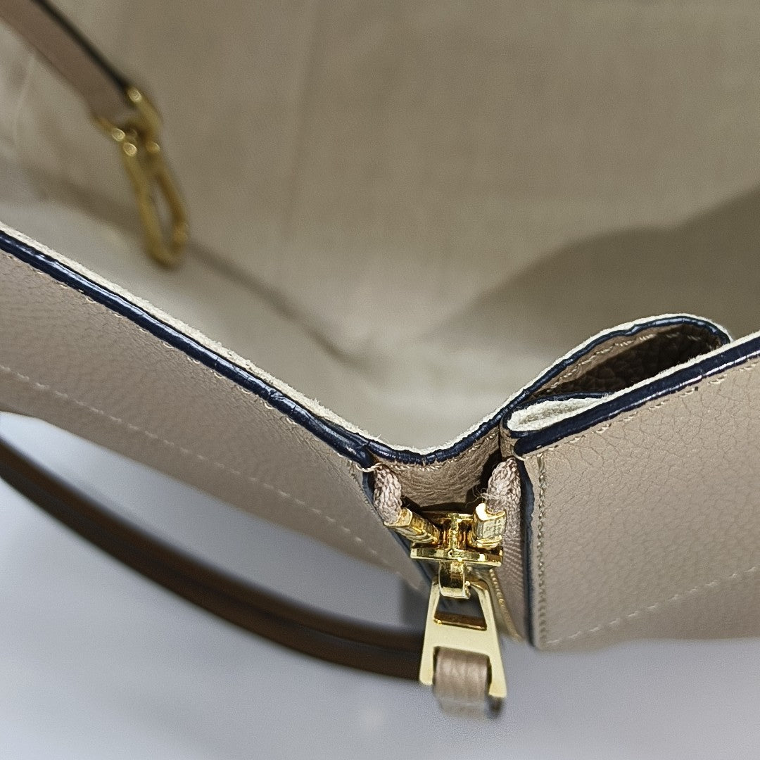 Hammock Small Calfskin Beige