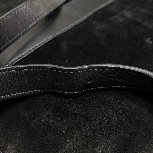 Arli Medium Suede Black