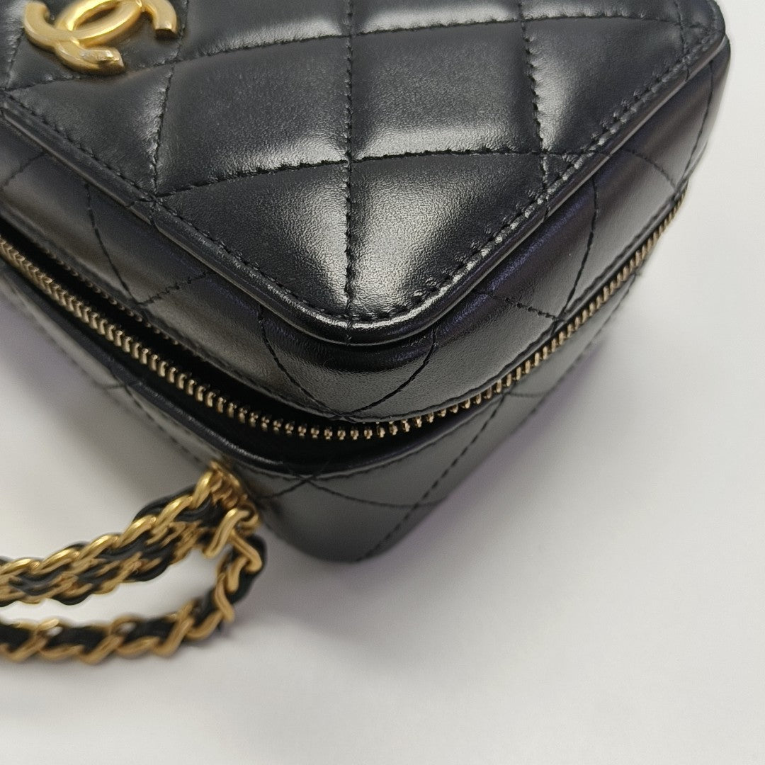 Quilted Calfskin Shoulder Bag Black