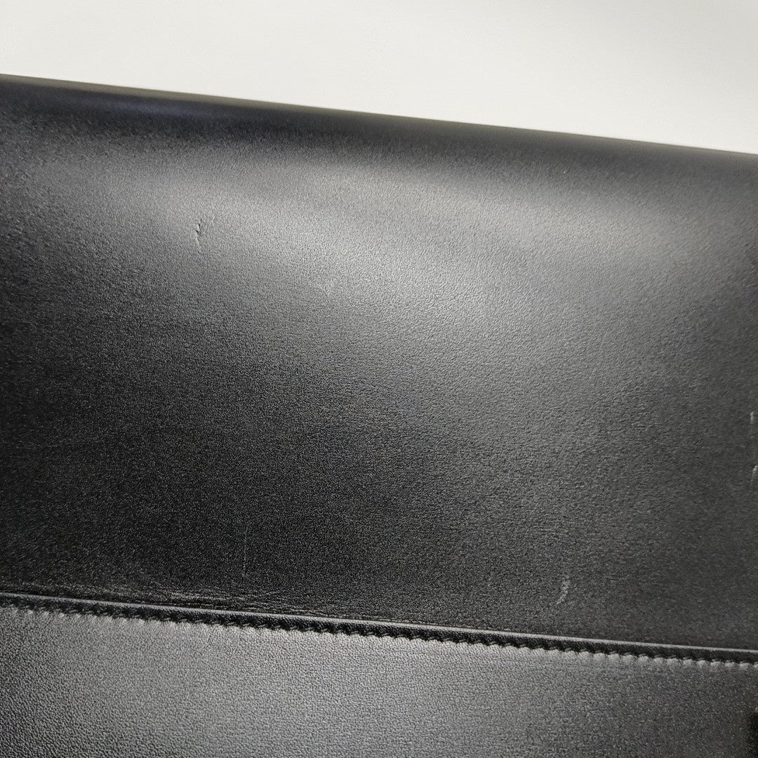 MANHATTAN Medium Calfskin Black