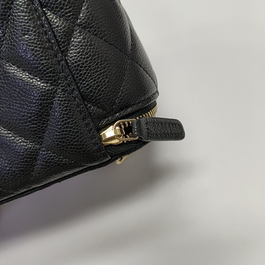 VANITY CASE Medium Quilted Grained Calfskin Black