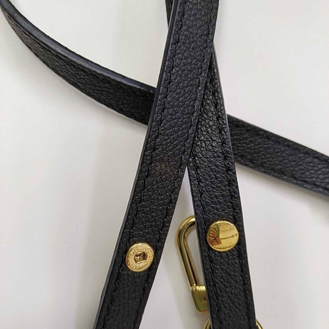 NÉONOÉ MM Calfskin Black
