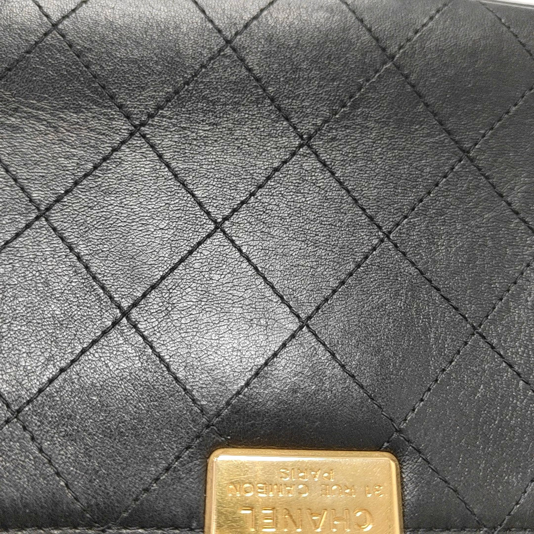 CLASSIC FLAP Quilted Lambskin Black