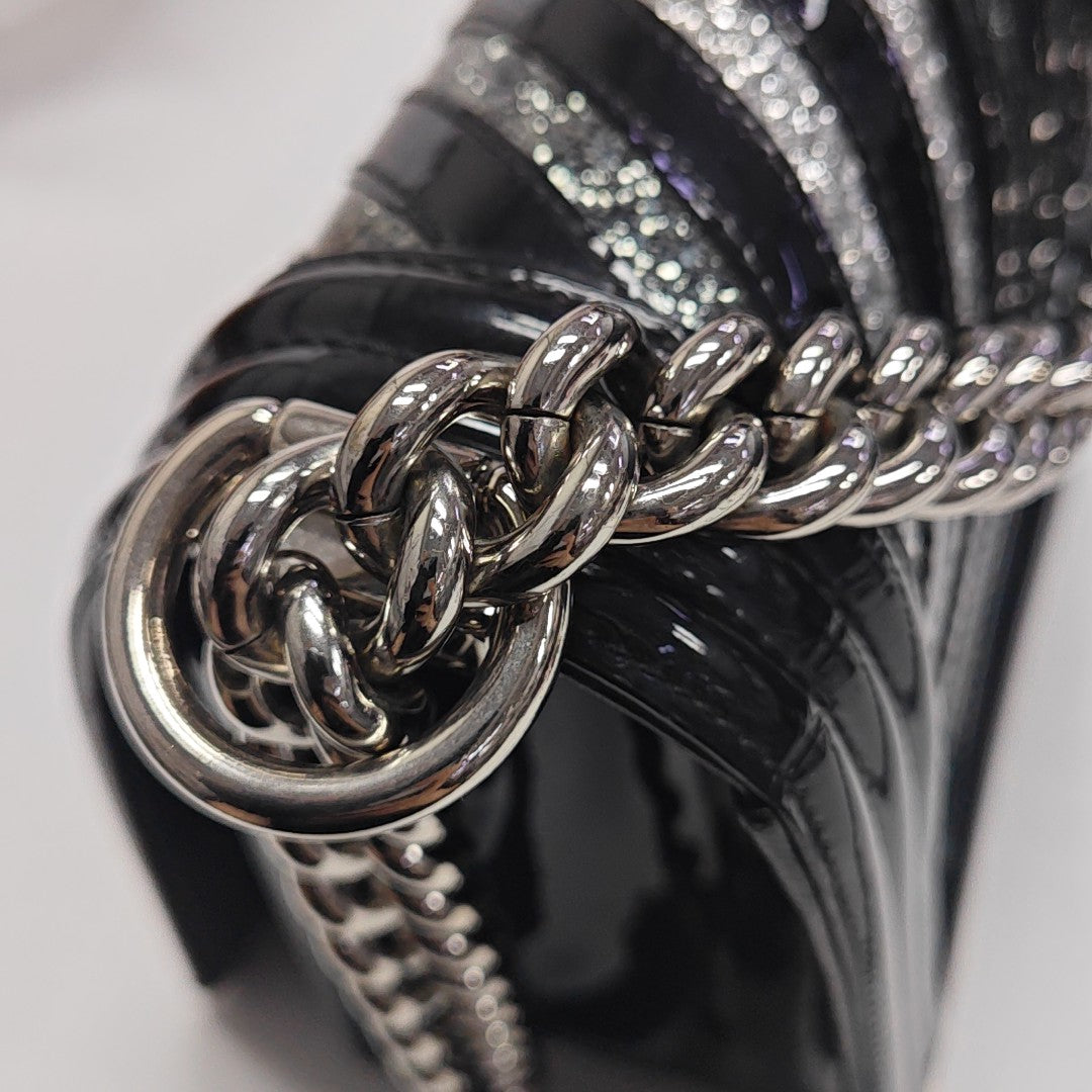 BOY CHANEL Medium Chevron Patent Leather Black