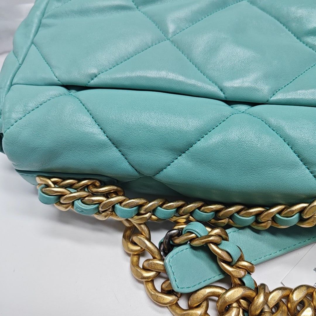 CHANEL 19 Large Quilted Lambskin Green
