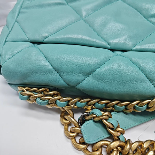 CHANEL 19 Large Quilted Lambskin Green