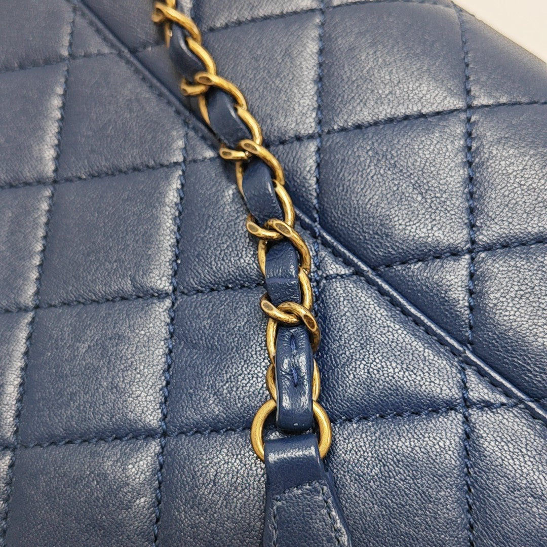 BEAUTY LOCK Quilted Calfskin Blue