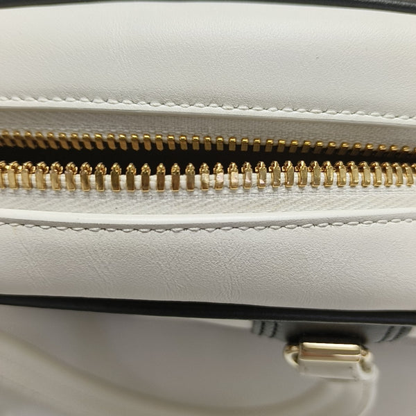 Vibe Medium Calfskin White