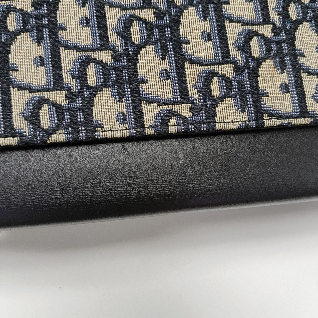 Lock Oblique Canvas Black