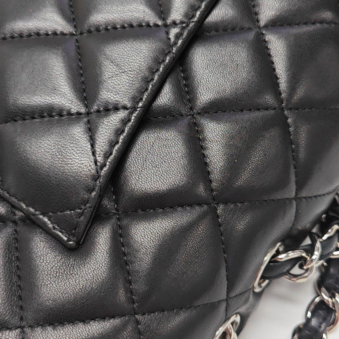 CLASSIC FLAP Jumbo Quilted Lambskin Black