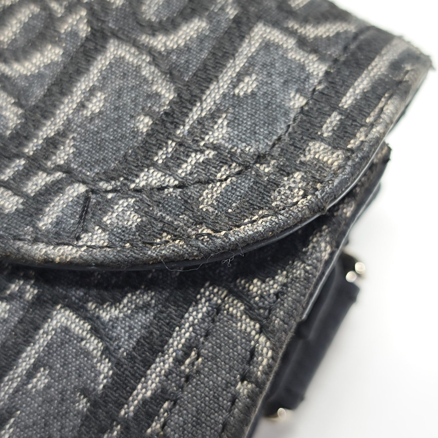 Saddle Medium Canvas Gray