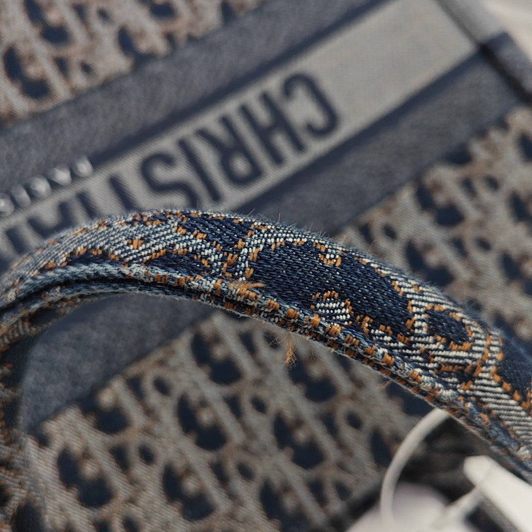 Book Tote Medium Oblique Denim Blue