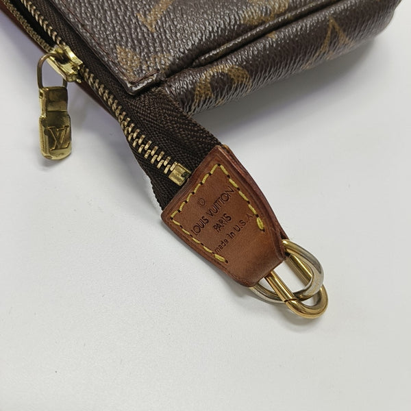 ACCESSOIRES Monogram Coated Canvas Brown