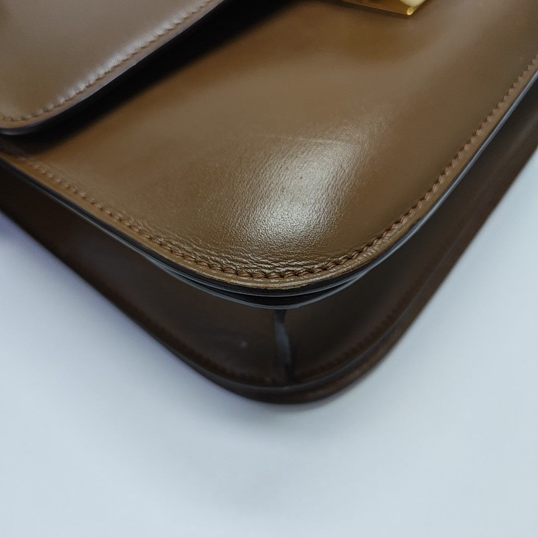 CLASSIC BOX Medium Calfskin Brown