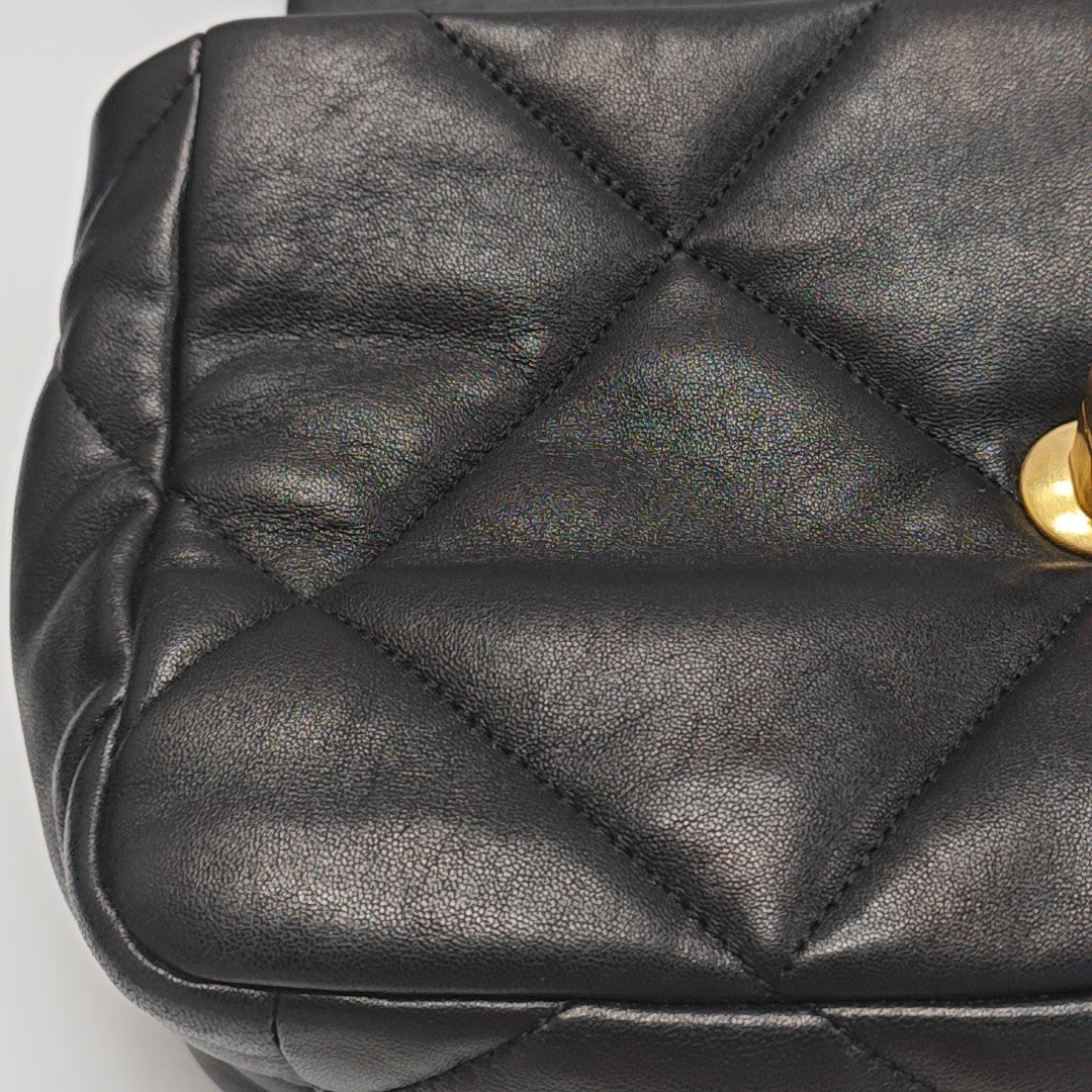 CHANEL 19 Small Quilted Lambskin Black