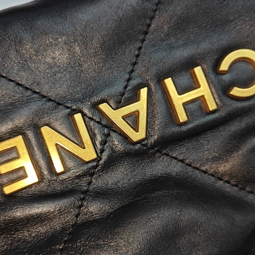 CHANEL 22 Mini Quilted Calfskin Black