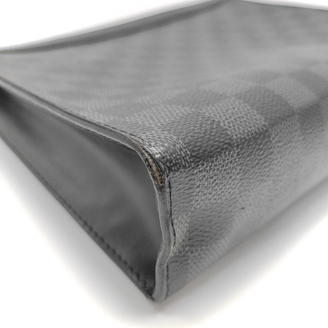 Pochette Voyag MM Damier Graphite Coated Canvas Gray
