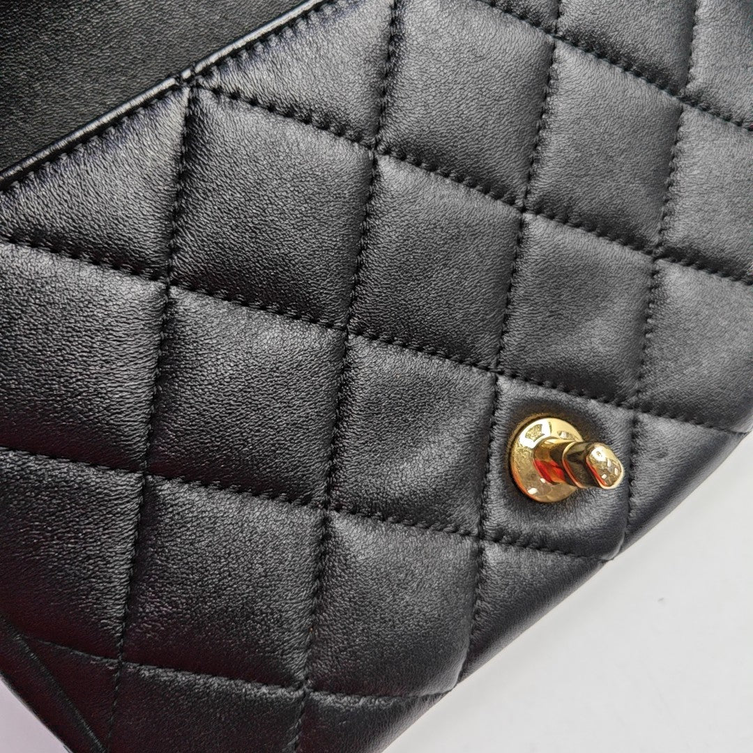 CLASSIC FLAP Quilted Lambskin Black
