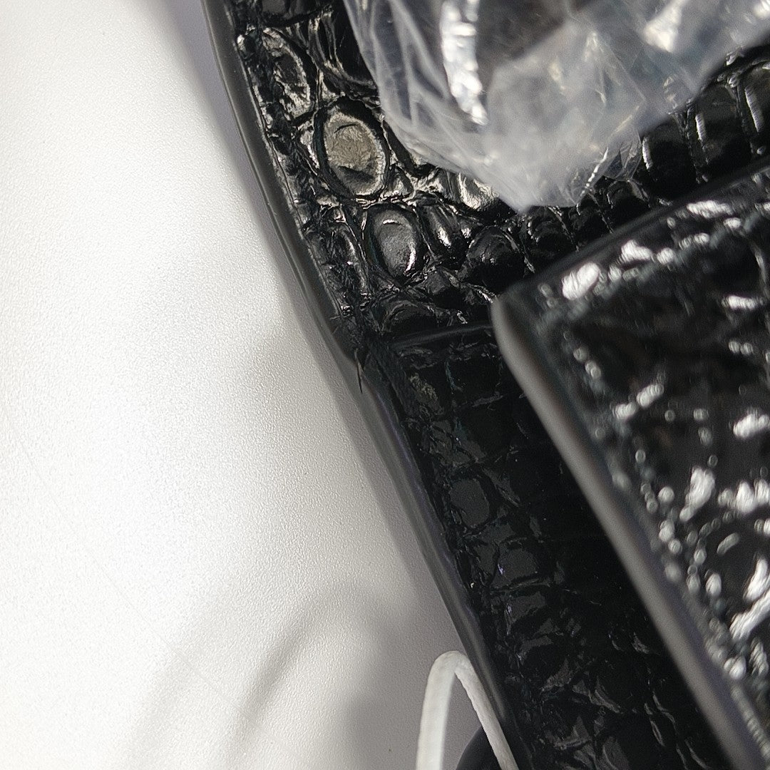 MANHATTAN Small Calfskin Black