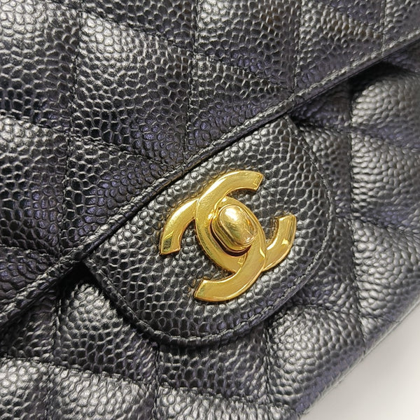 CLASSIC FLAP Medium Quilted Grained Calfskin Black