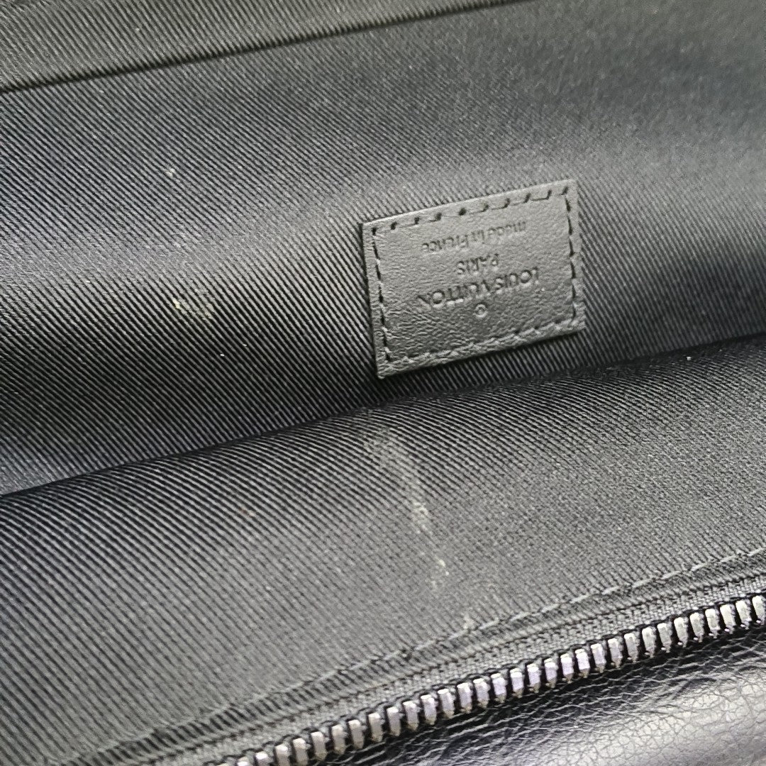 DISCOVERY Monogram Calfskin Black