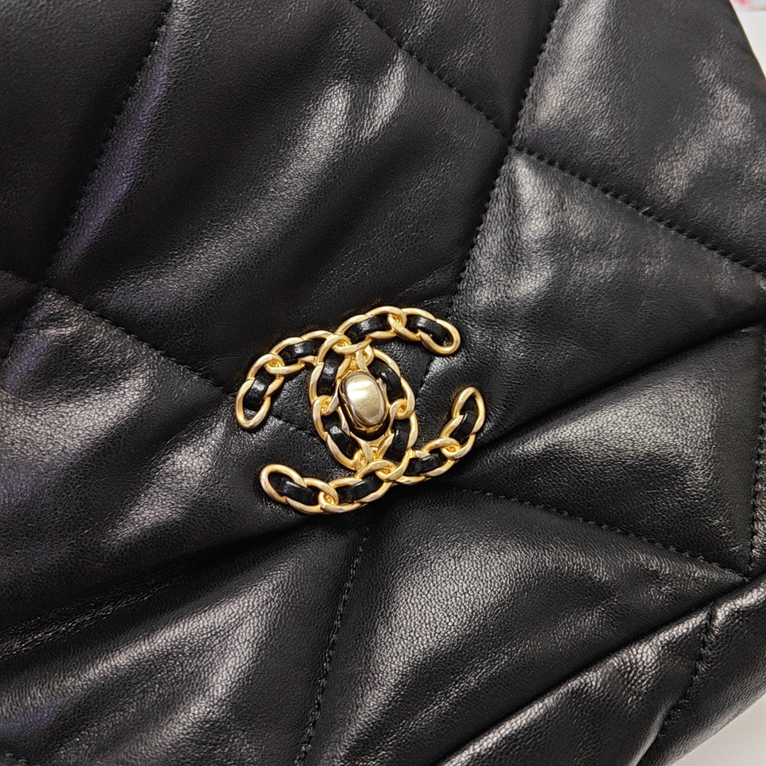 CHANEL 19 Medium Quilted Lambskin Black