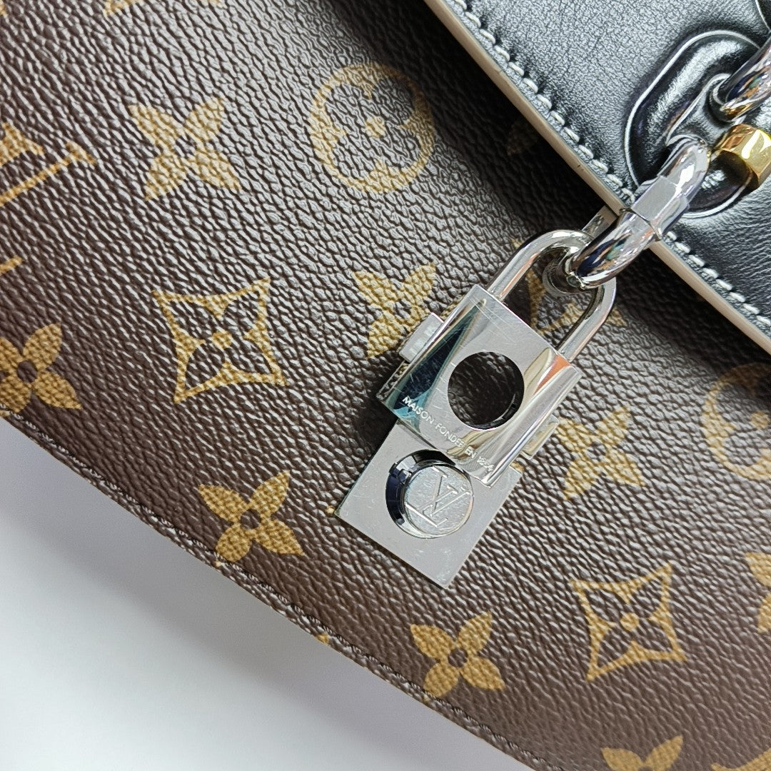 CHAIN IT PM Monogram Coated Canvas Black