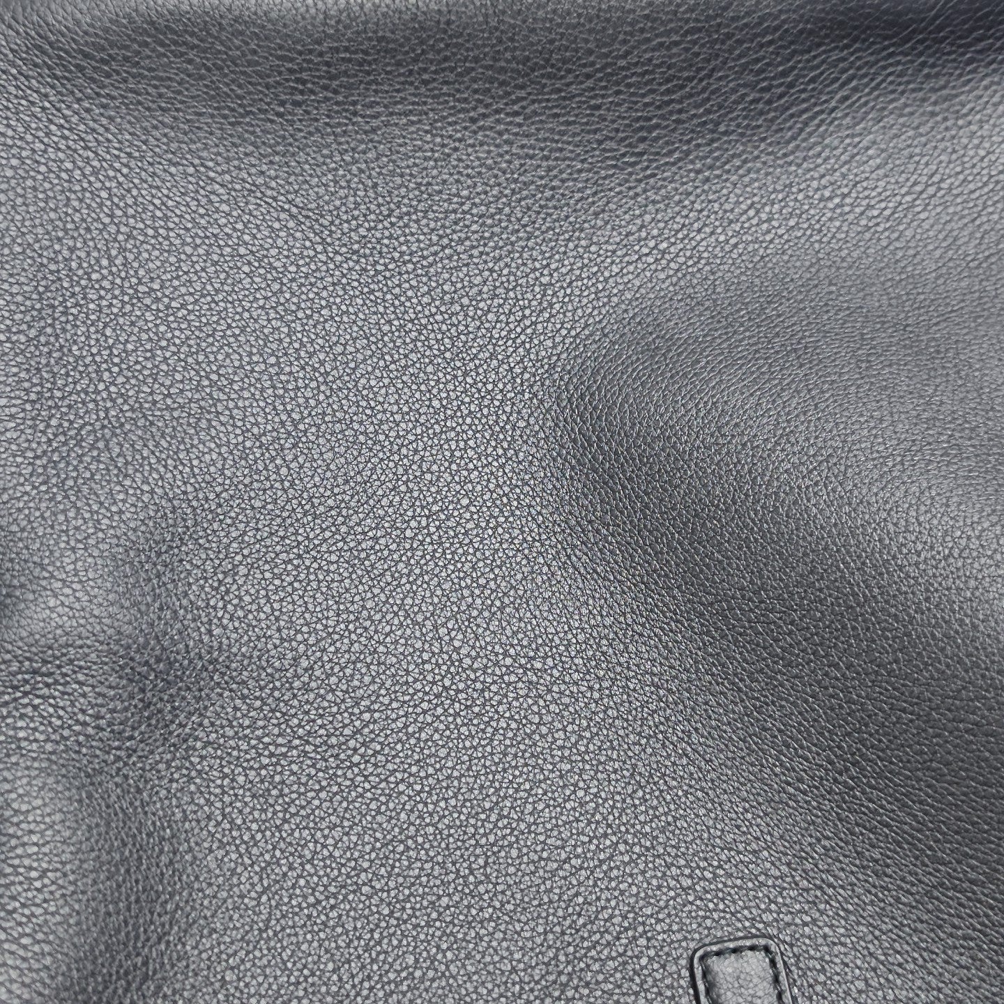 LE 5 À 7 Calfskin Black