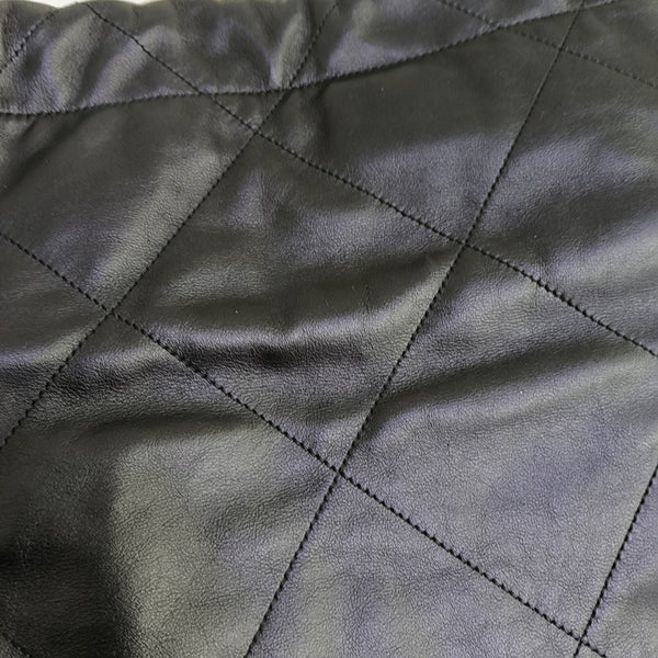 CHANEL 22 Medium Quilted Calfskin Black