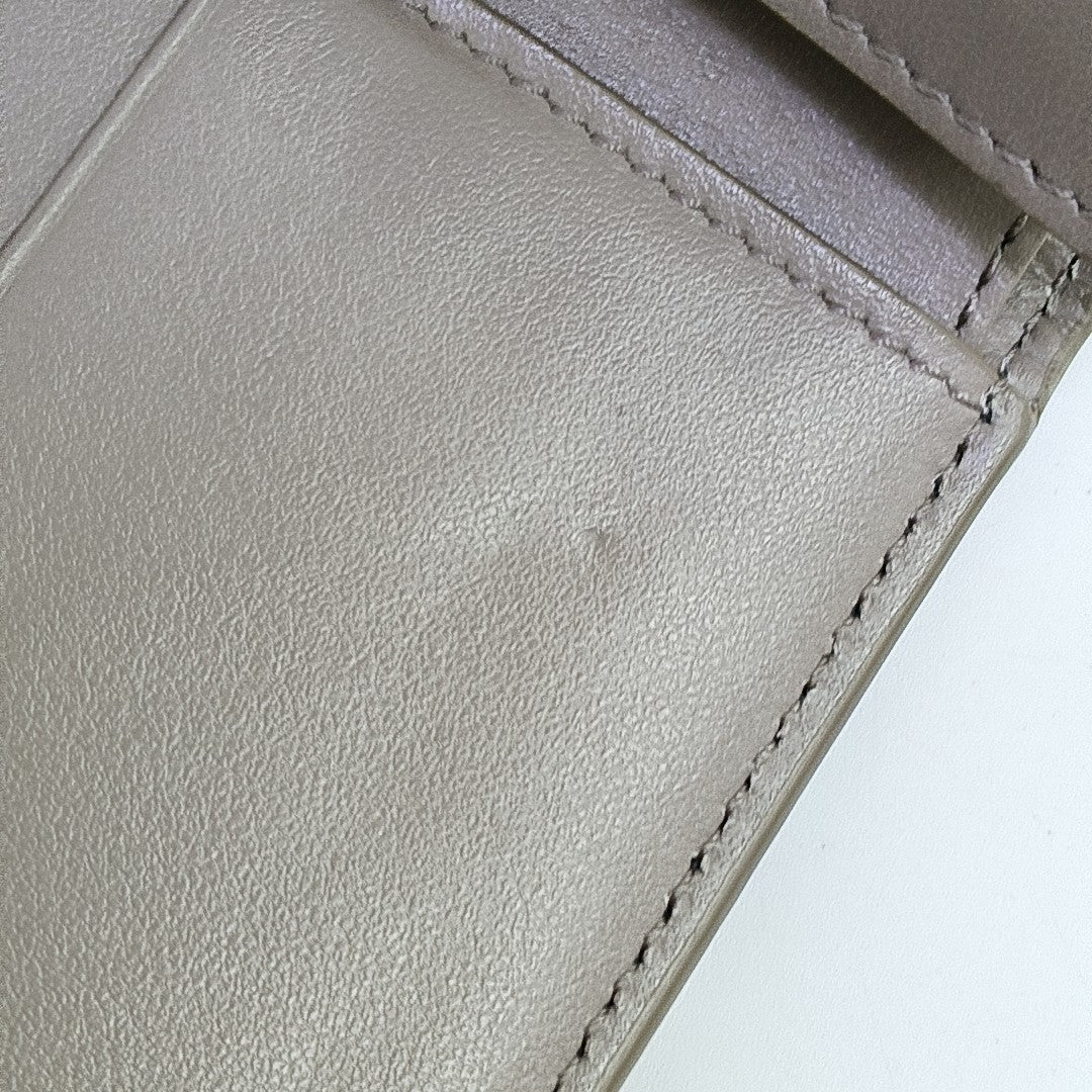 STRAP Medium Calfskin Gray